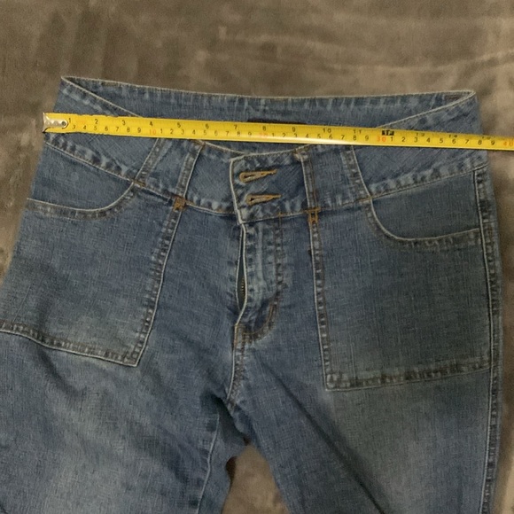 Denim capri pants by JLo. EUC! - Picture 4 of 6